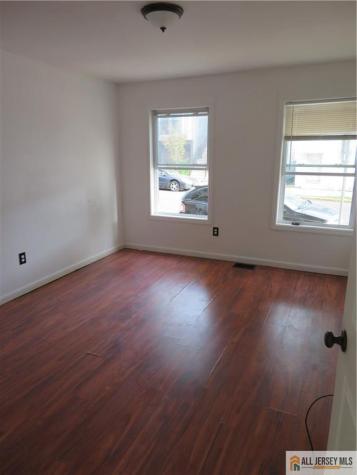 71 Erie Street Elizabeth NJ 07206