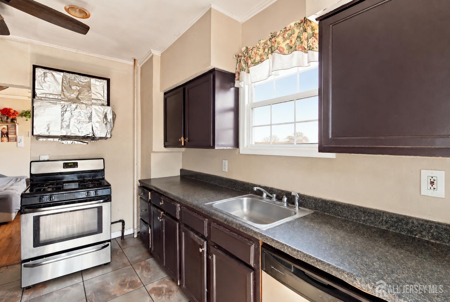 40 Throop Avenue New Brunswick NJ 08901