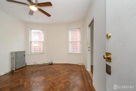 1053 Hunterdon Street Newark NJ 07112