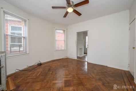 1053 Hunterdon Street Newark NJ 07112