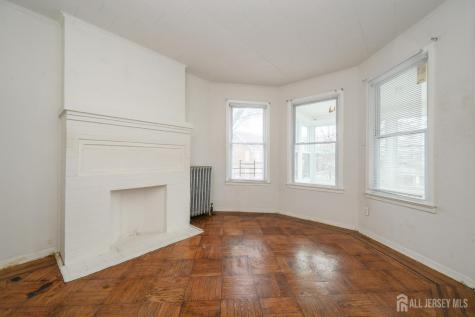 1053 Hunterdon Street Newark NJ 07112