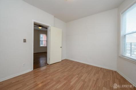 1053 Hunterdon Street Newark NJ 07112