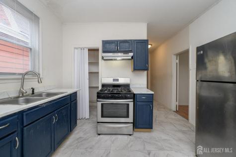 1053 Hunterdon Street Newark NJ 07112