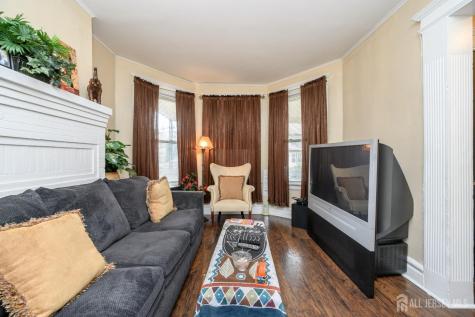 1053 Hunterdon Street Newark NJ 07112