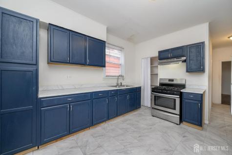 1053 Hunterdon Street Newark NJ 07112