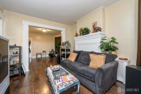 1053 Hunterdon Street Newark NJ 07112