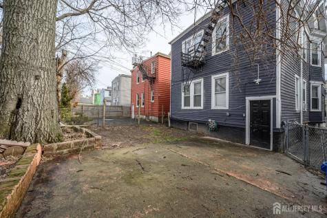 1053 Hunterdon Street Newark NJ 07112