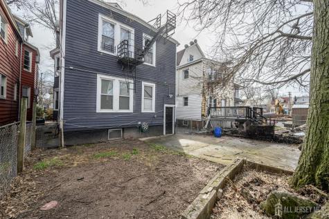1053 Hunterdon Street Newark NJ 07112