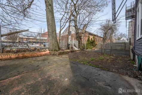 1053 Hunterdon Street Newark NJ 07112