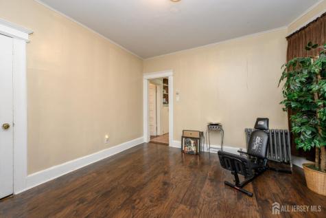 1053 Hunterdon Street Newark NJ 07112