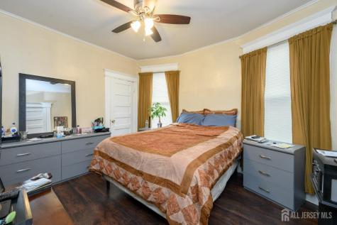 1053 Hunterdon Street Newark NJ 07112