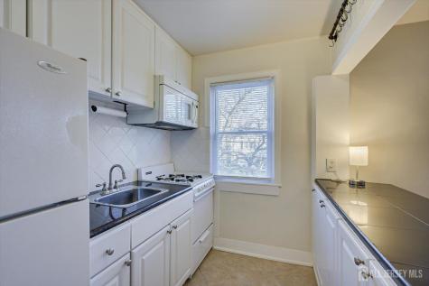 551 Main Street Metuchen NJ 08840