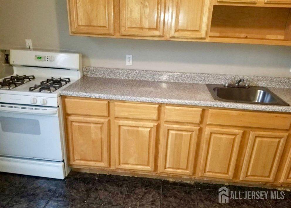 623-625 Sandford Avenue Newark NJ 07106