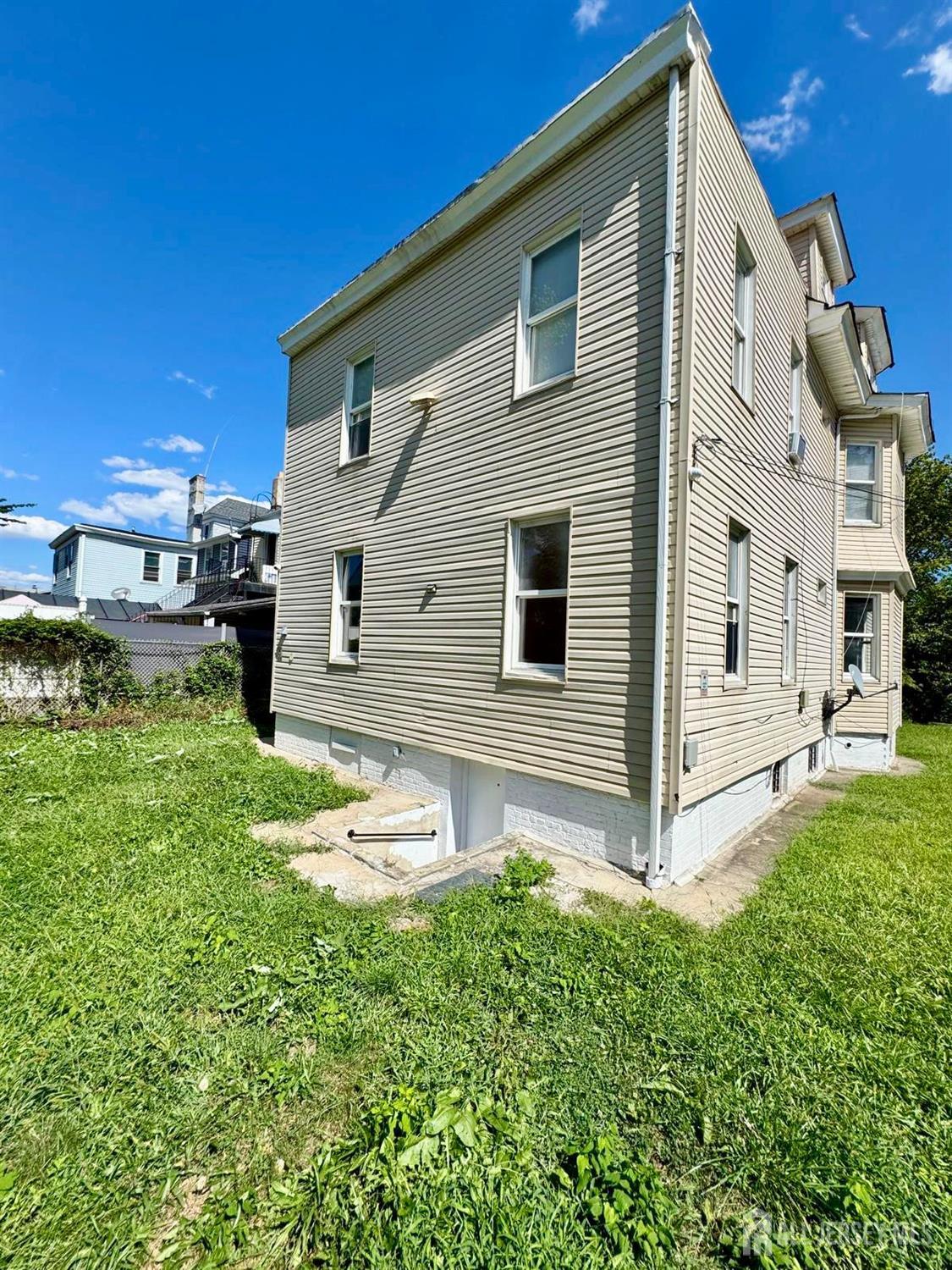 623-625 Sandford Avenue Newark NJ 07106