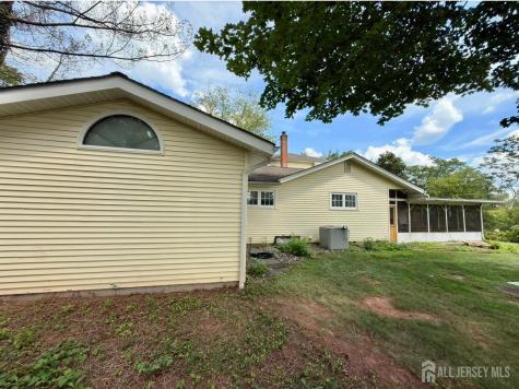 24 Beardslee Road Franklin Twsp NJ 08844