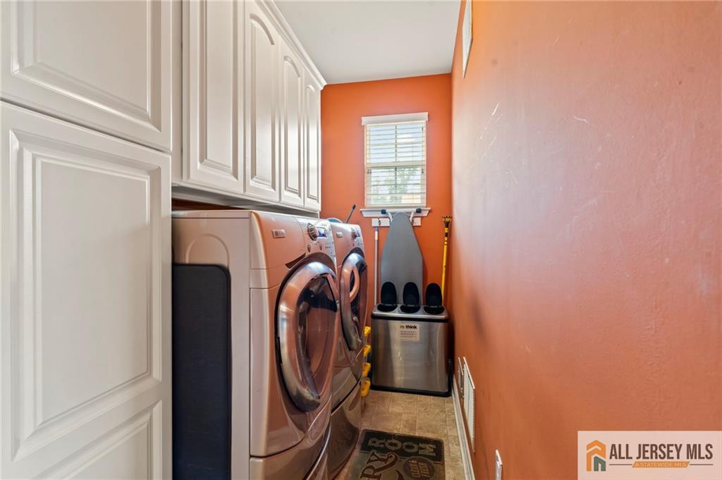 237 Leffler Circle Florence NJ 08518