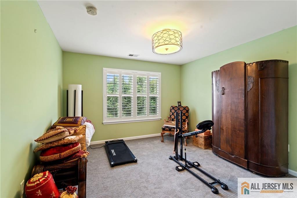 237 Leffler Circle Florence NJ 08518