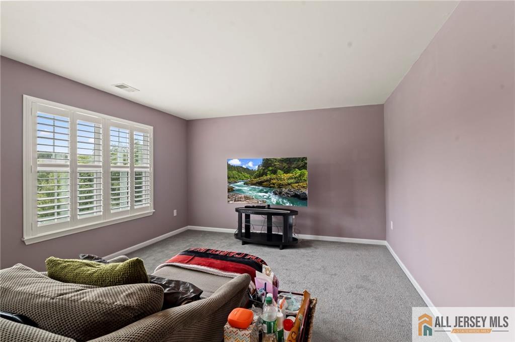 237 Leffler Circle Florence NJ 08518
