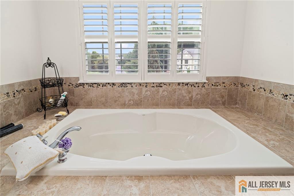 237 Leffler Circle Florence NJ 08518