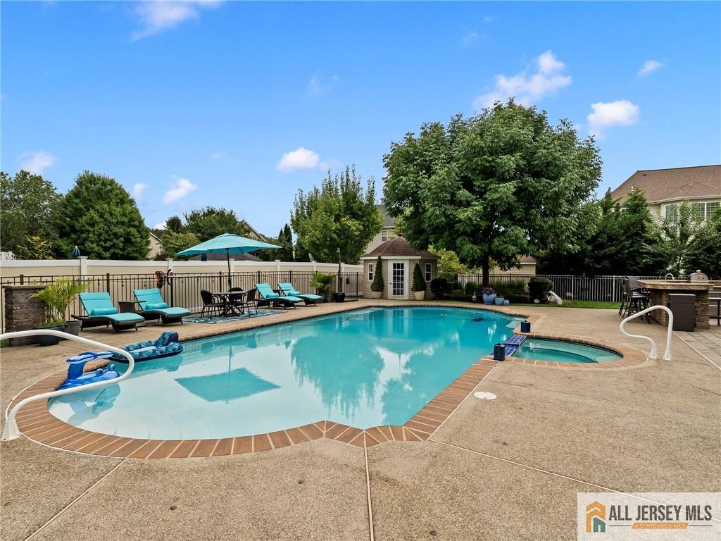 237 Leffler Circle Florence NJ 08518