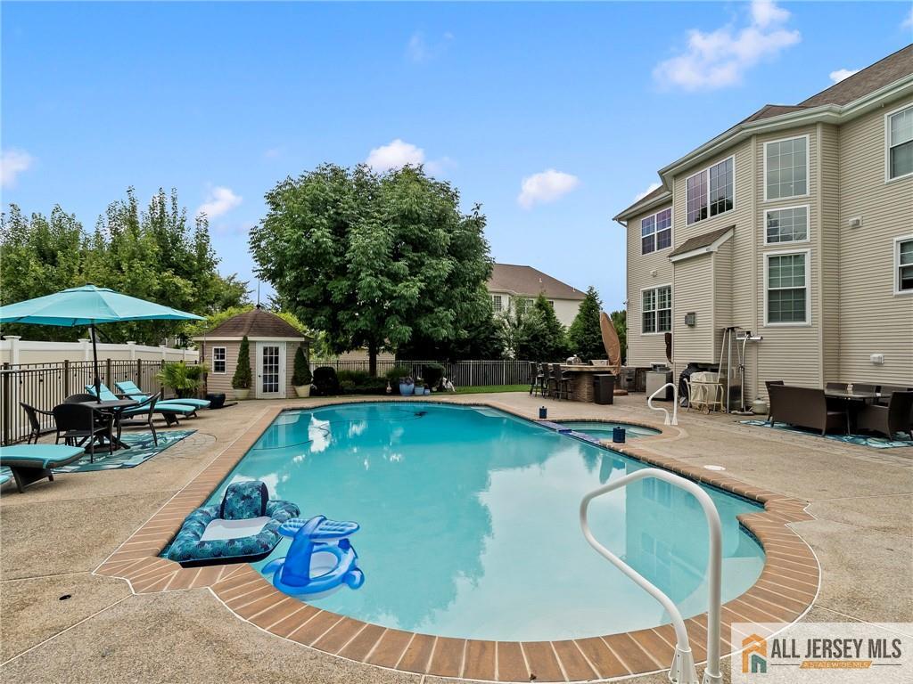 237 Leffler Circle Florence NJ 08518