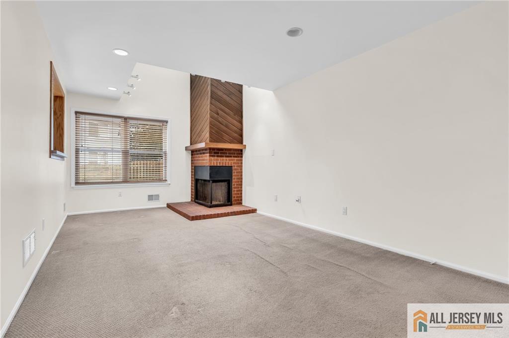 44 Hickory Court Jamesburg NJ 08831