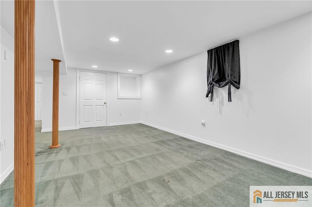 44 Hickory Court Jamesburg NJ 08831