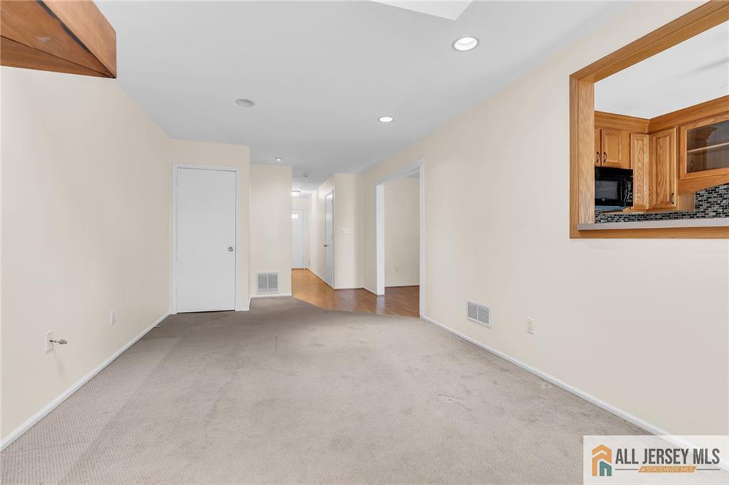 44 Hickory Court Jamesburg NJ 08831