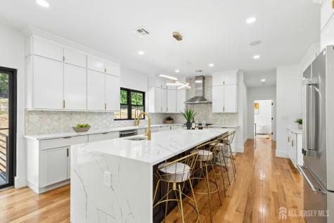 170 Johnston Drive Watchung NJ 07069