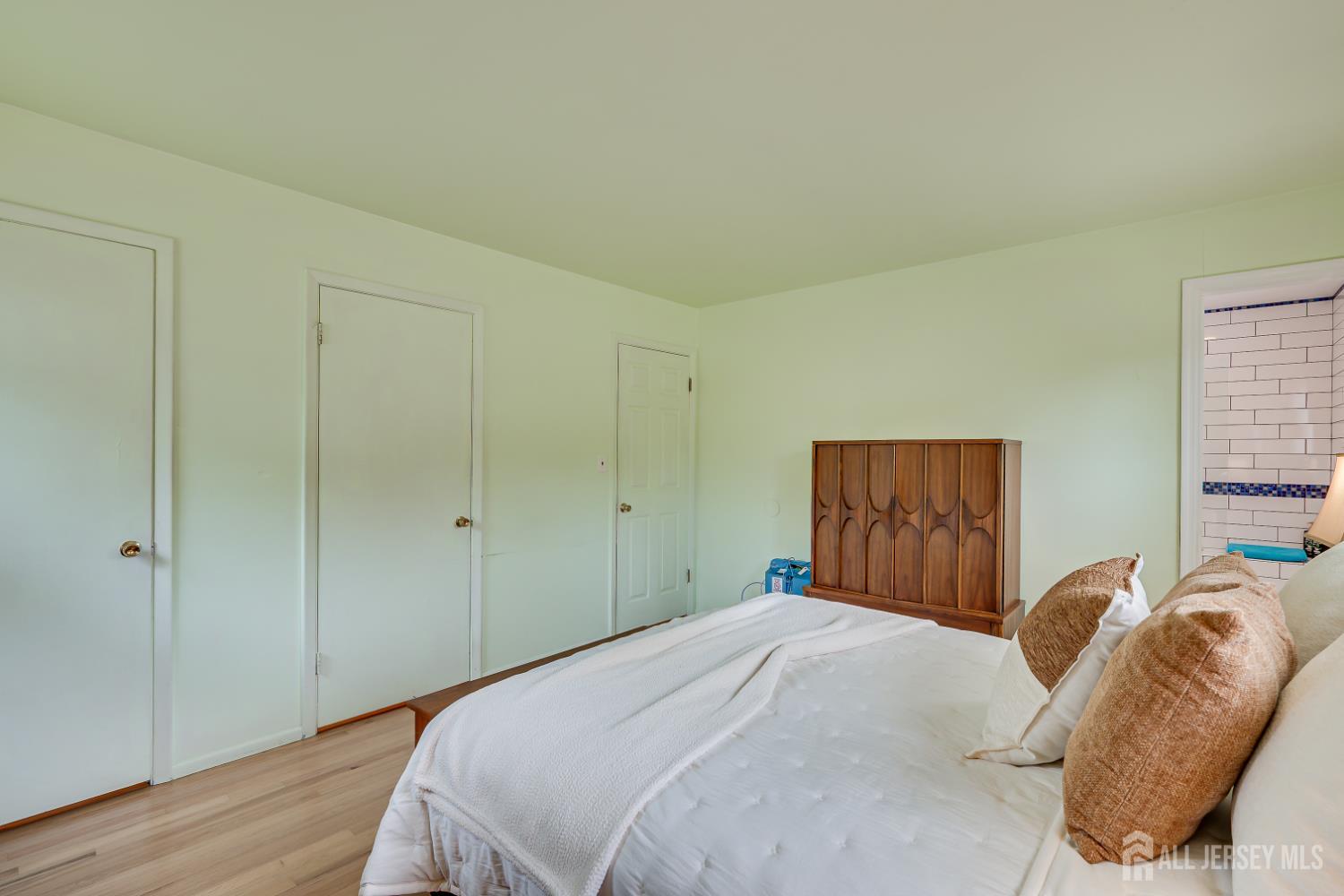 72 Stephenville Parkway Edison NJ 08820