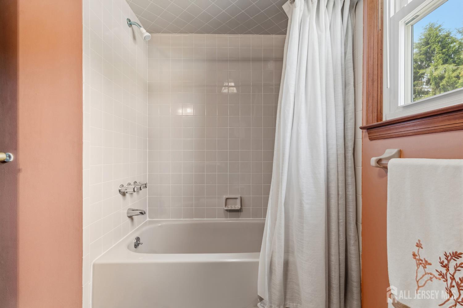 18 Nathaniel Street Monroe NJ 08831