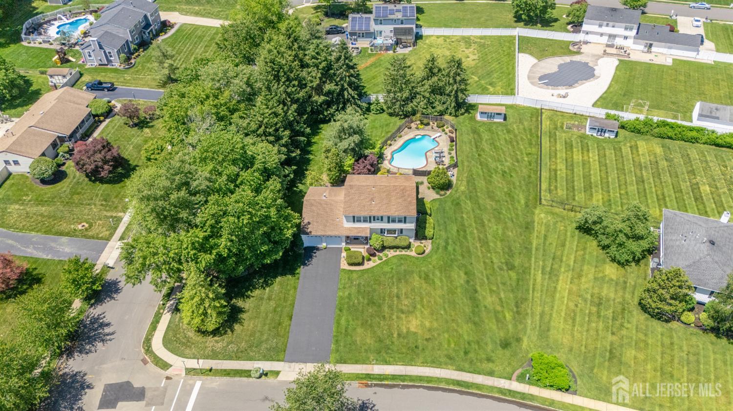 18 Nathaniel Street Monroe NJ 08831