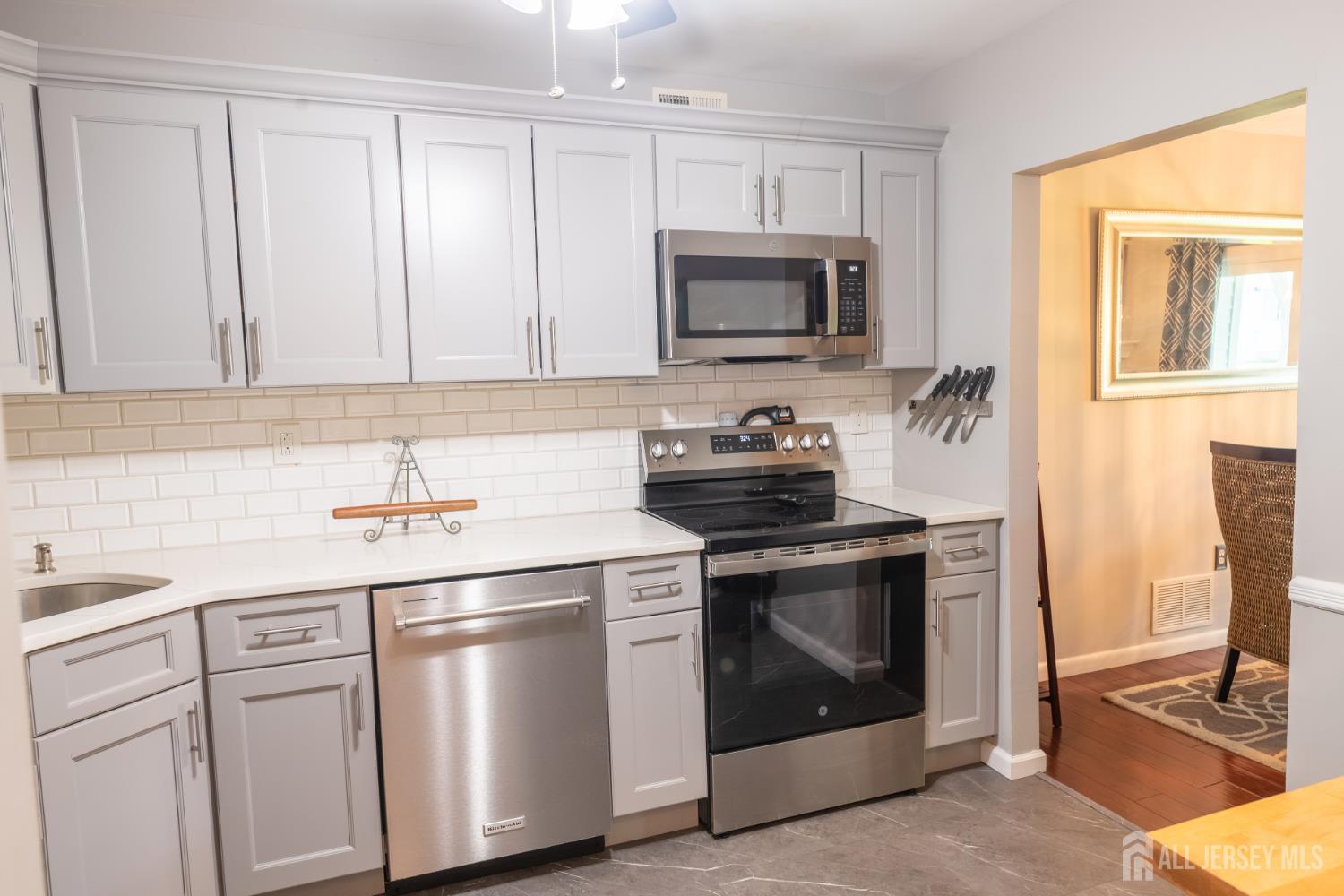 13 Mine Road Jamesburg NJ 08831