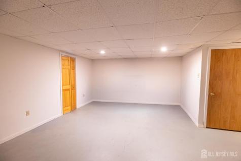 13 Mine Road Jamesburg NJ 08831