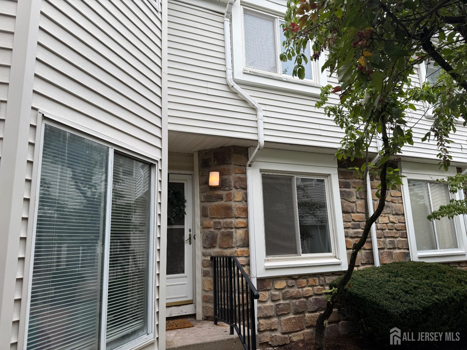 1038 Schmidt Lane North Brunswick NJ 08902