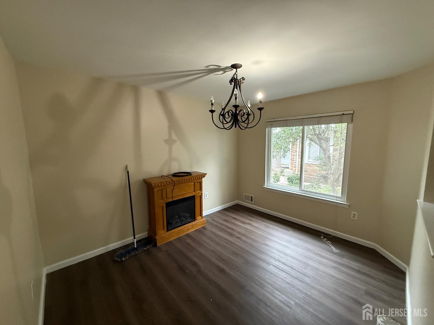 1038 Schmidt Lane North Brunswick NJ 08902
