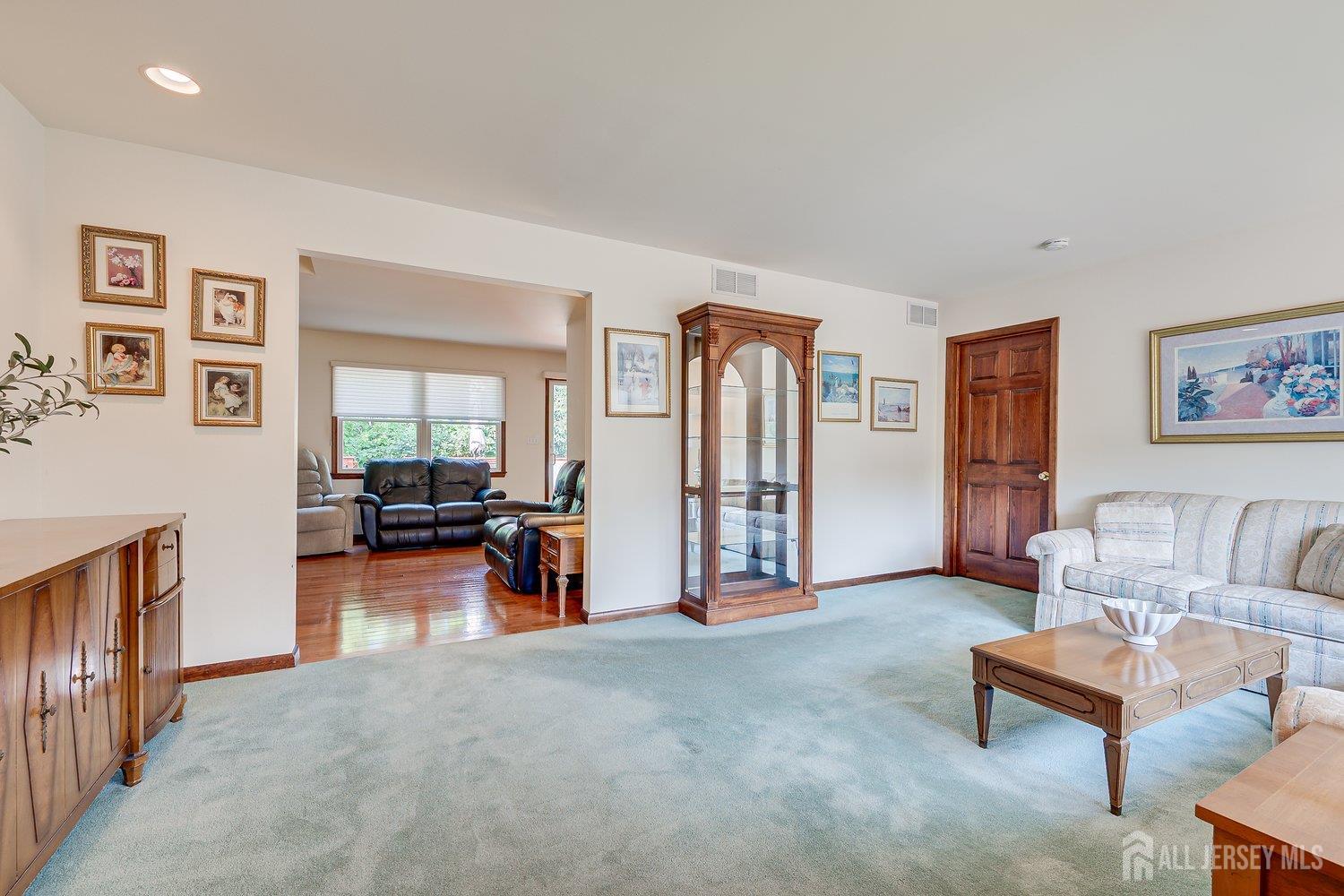 48 Frost Avenue W Edison NJ 08820