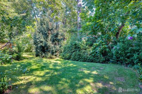 48 Frost Avenue W Edison NJ 08820