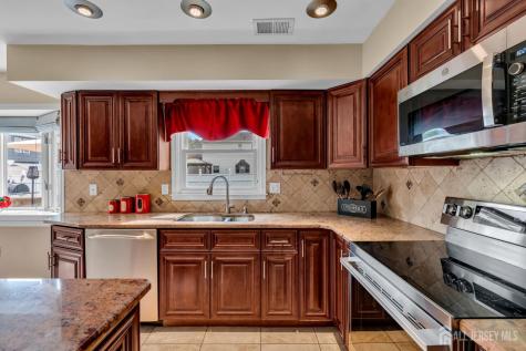 23 N Rhoda Street N Monroe NJ 08831
