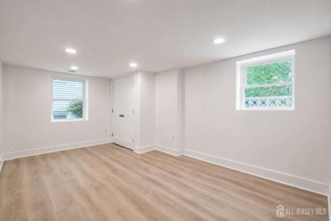 864 Court Street Woodbridge Proper NJ 07095