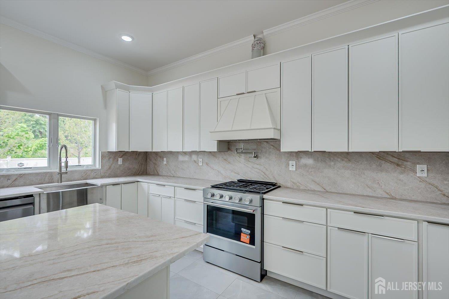 12 Hyde Avenue Iselin NJ 08830
