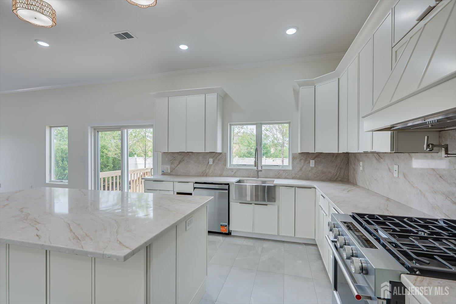 12 Hyde Avenue Iselin NJ 08830