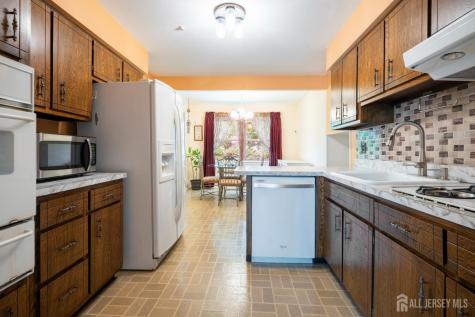 6 Eileen Court East Brunswick NJ 08816