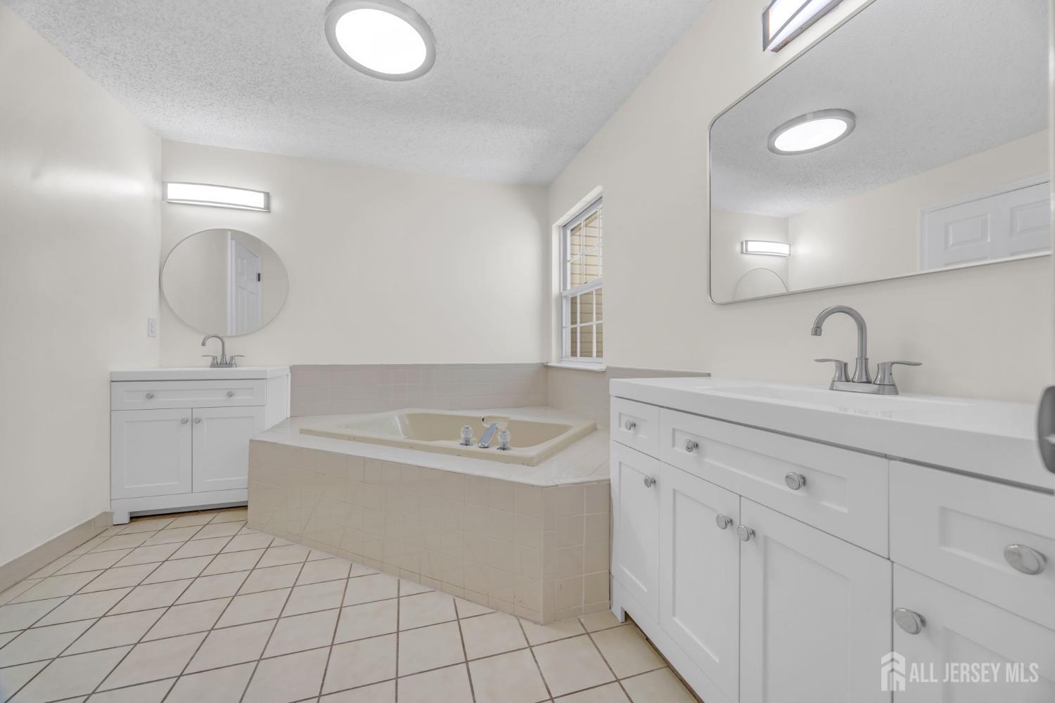 273 Prestwick Way Edison NJ 08820