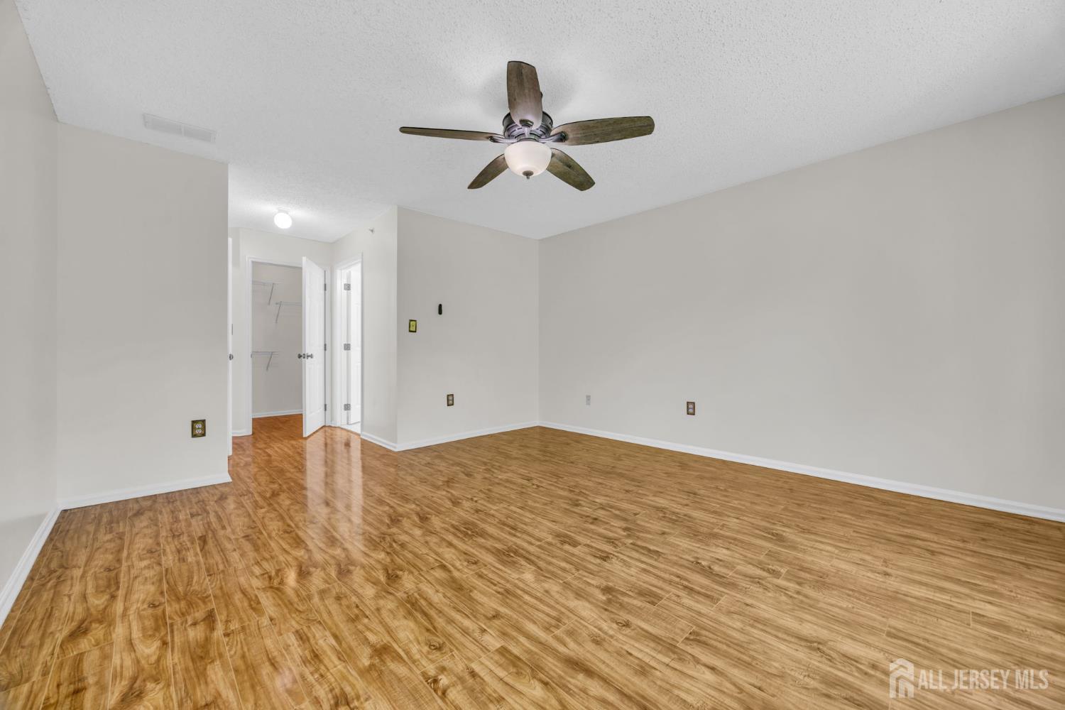 273 Prestwick Way Edison NJ 08820