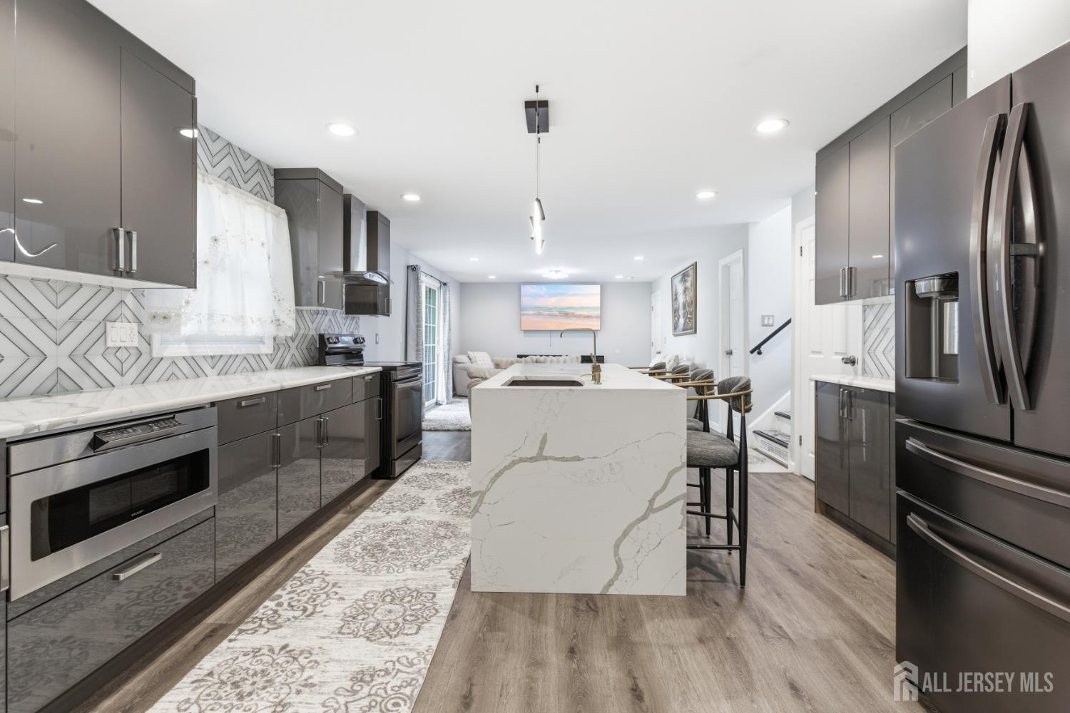 6 Whitewood Road Edison NJ 08820