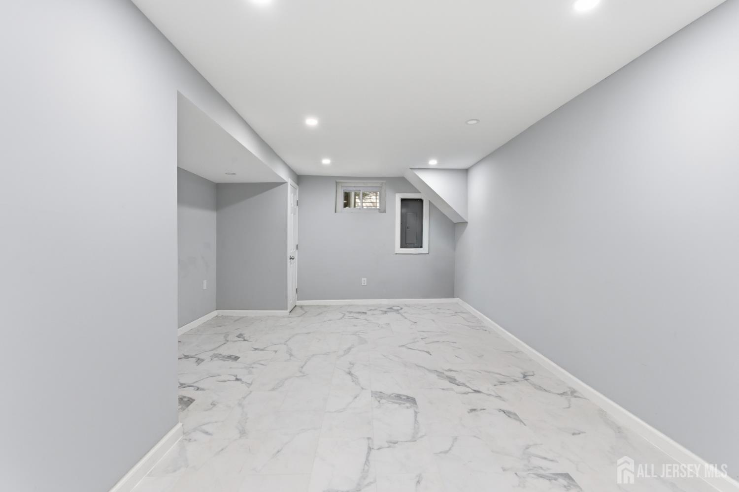 6 Whitewood Road Edison NJ 08820
