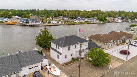306 Richard Road Lacey NJ 08731