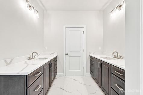 113 Bohar Lane South Brunswick NJ 08852