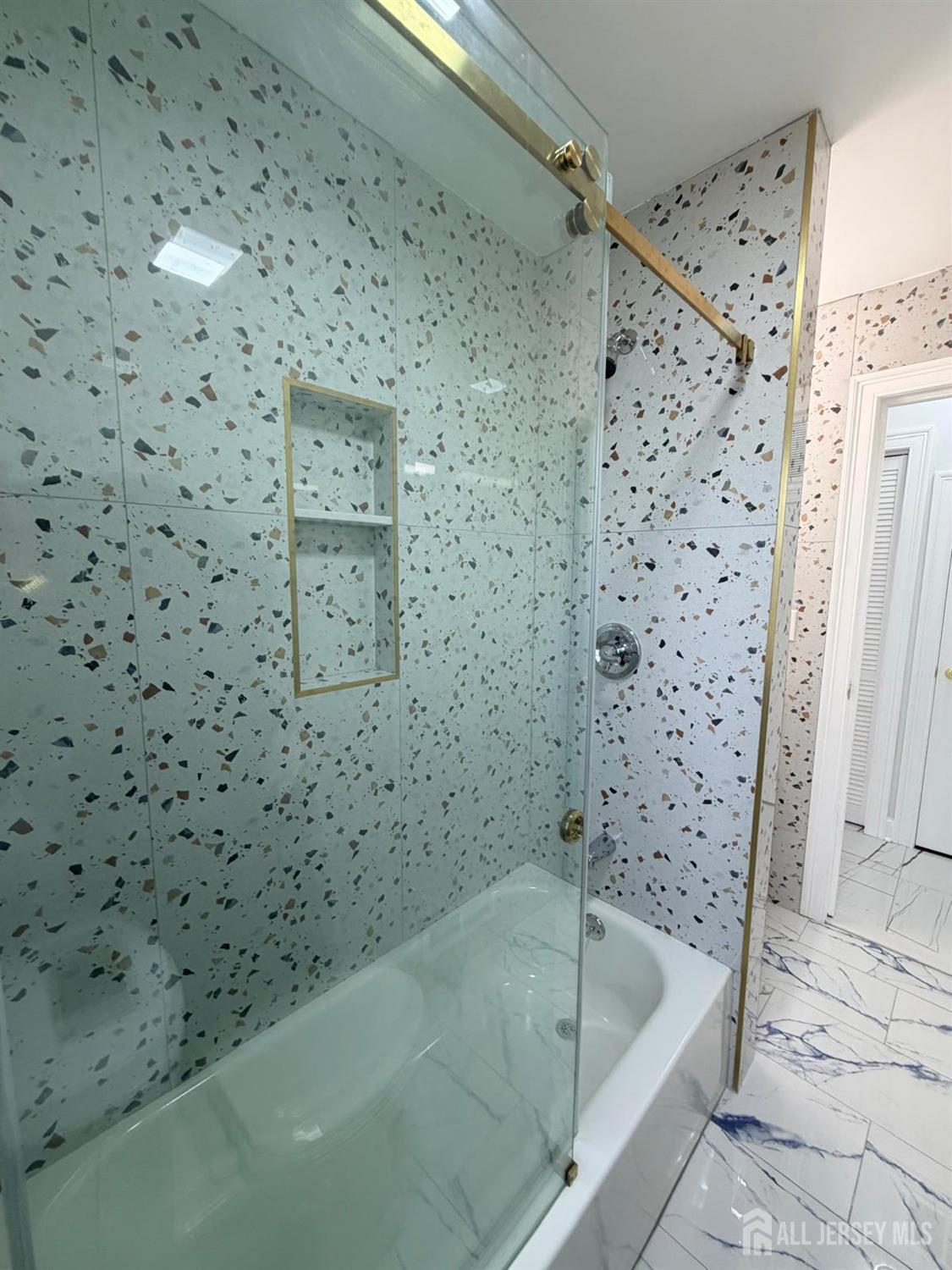 109 W Arthur Place Iselin NJ 08830